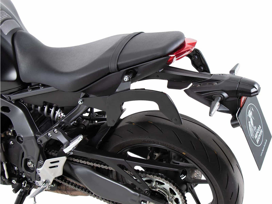 C-Bow 黑色側箱支架 / 適用於 Yamaha MT-09 / SP (2021-2023)