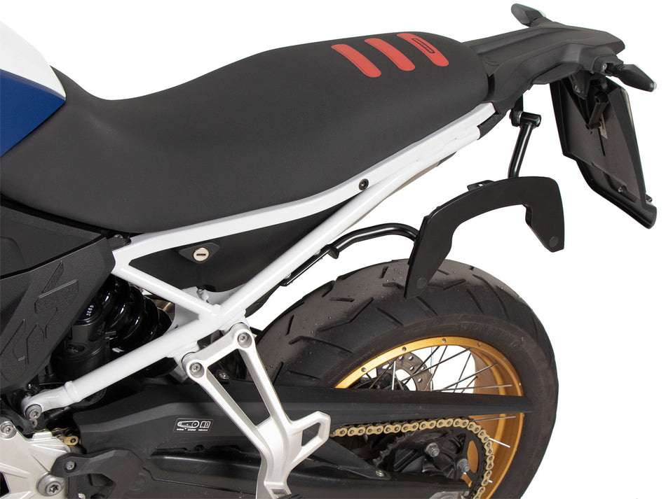 C-Bow 黑色側箱支架 / 適用於 BMW F 900 GS (2024-)