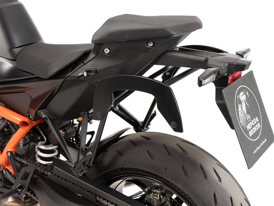 C-Bow 黑色側箱支架 / 適用於 KTM 1390 Super Duke R / EVO (2024-)