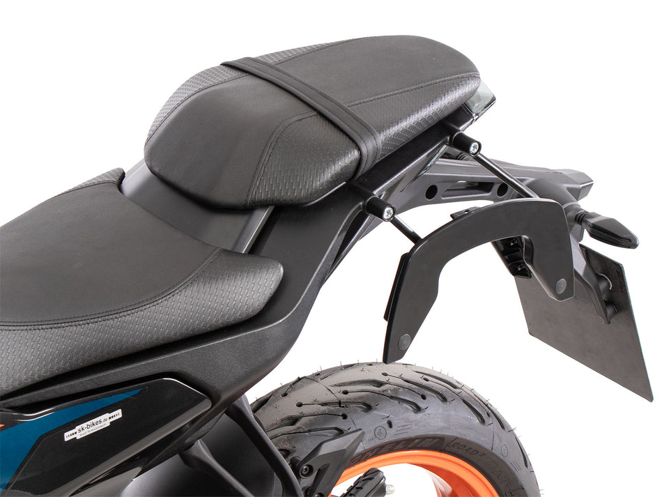 C-Bow 黑色側箱支架 / 適用於 KTM 125 Duke (2024-)