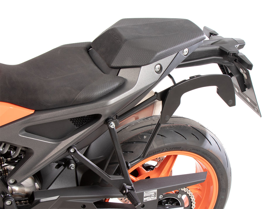 C-Bow 黑色側箱支架 / 適用於 KTM 990 Duke / R (2024-)