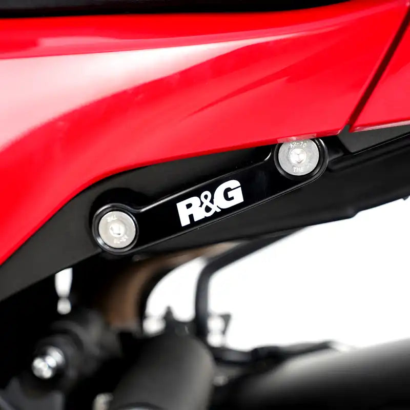 乘客腳踏塞 / 適用於 Honda CBR600RR (2007-)