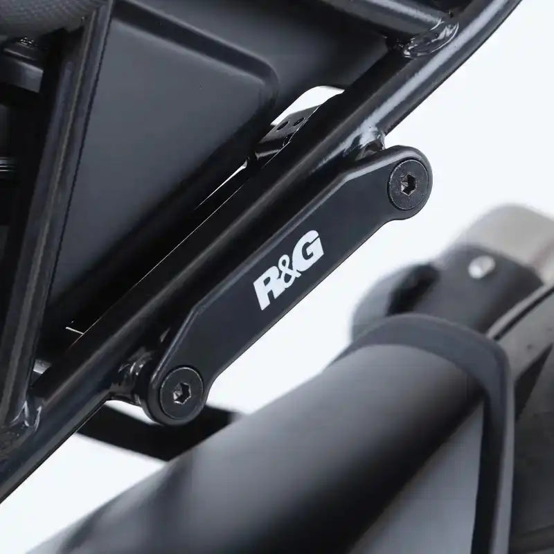 排氣管吊架與乘客腳踏塞套件 / 適用於 KTM RC125, RC390