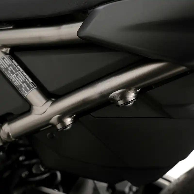 乘客腳踏塞（一對）/ 適用於 Suzuki GSX-8, GSX-8R, GSX-8TT, GSX-8T
