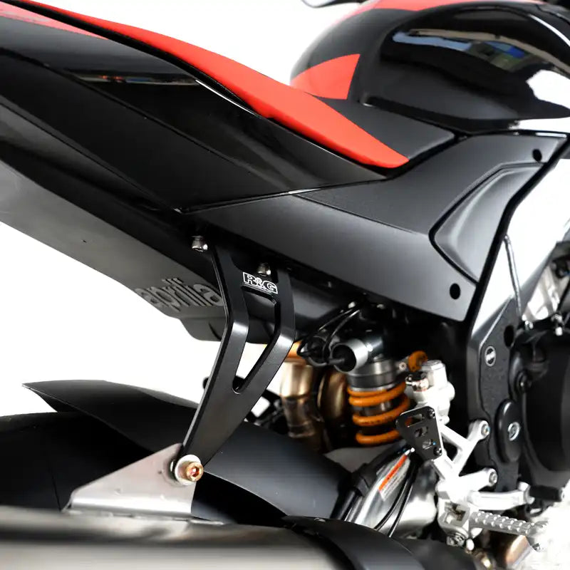 排氣管吊架與左側乘客腳踏塞 / 適用於 Aprilia RSV4 1100 Factory & Tuono V4 1100 (Factory)