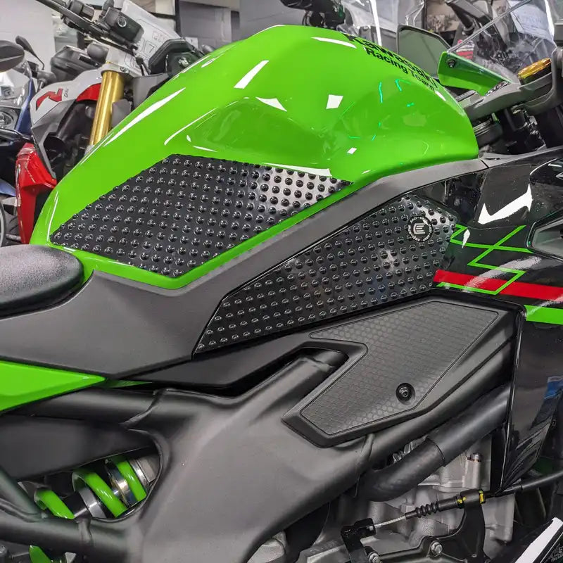 Eazi-Grip EVO 油箱防滑貼 / 適用於 Kawasaki Ninja ZX-4RR (2023-)