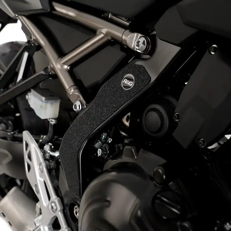 腳跟護板貼套件（兩件套）/ 適用於 Suzuki GSX-8T, GSX-8TT, GSX-8TS, GSX-8TR