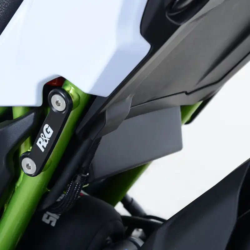 乘客腳踏塞 / 適用於 Kawasaki Z650 & Ninja 650