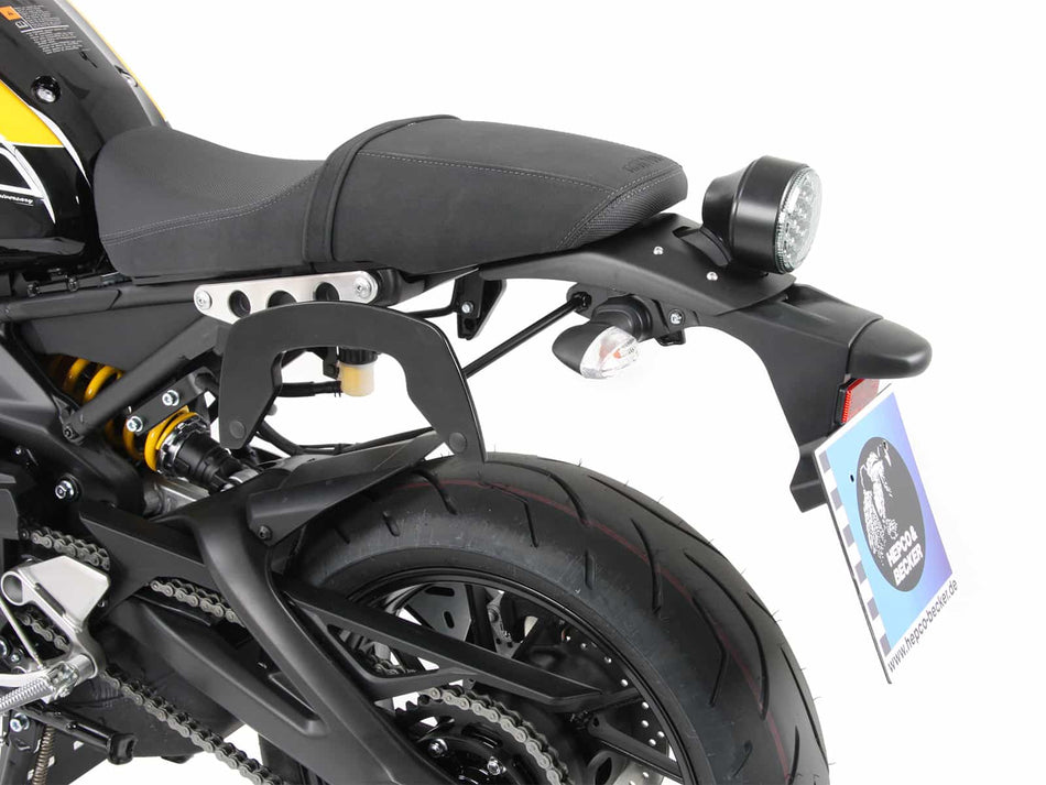 C-Bow 黑色側箱支架（不適用於單座版）/ 適用於 Yamaha XSR 900 (2016-2021)