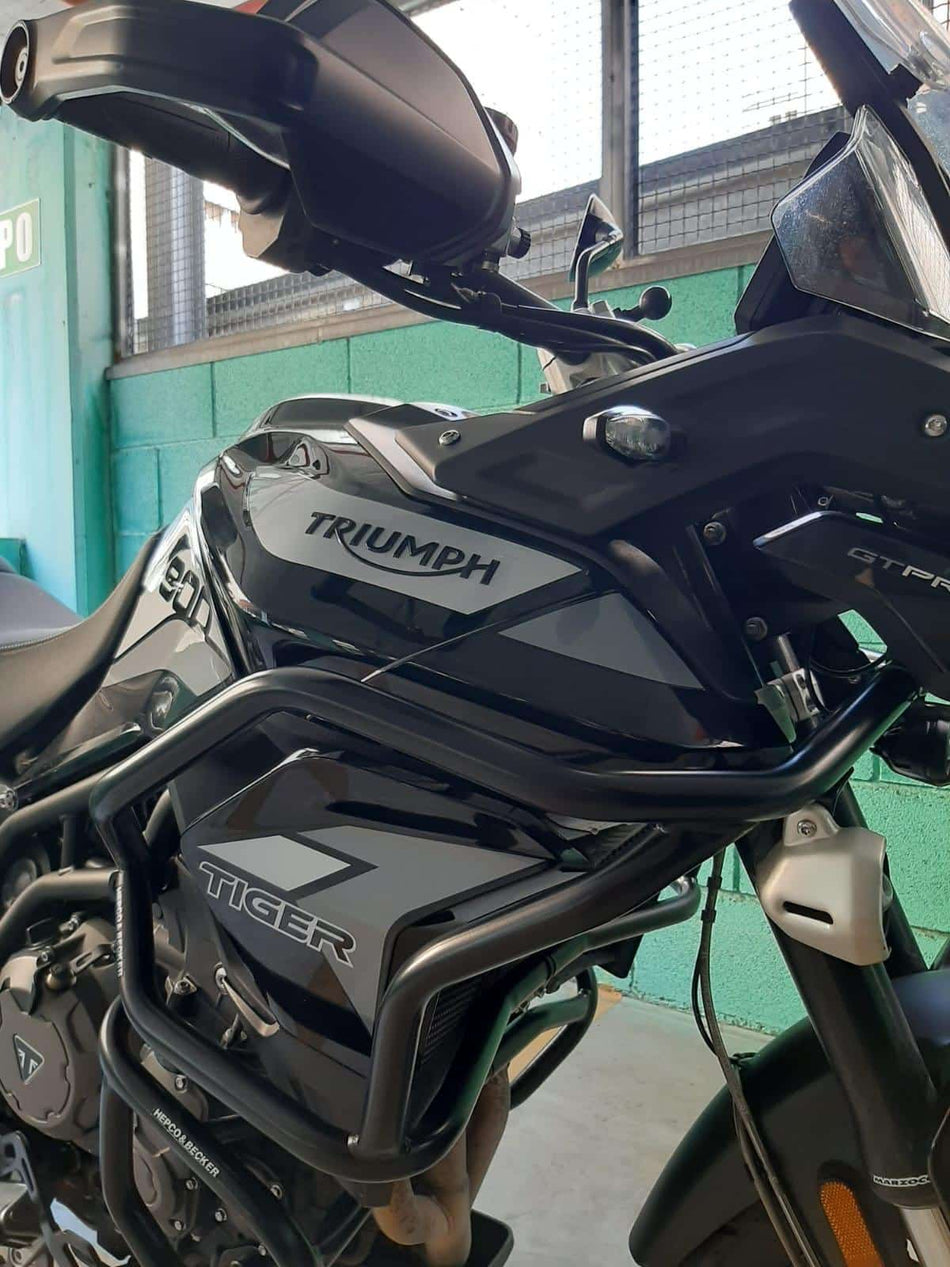 "Solid" 黑色油箱保護桿 / 適用於 Triumph Tiger 900 / Rally / GT / PRO (2020-2023)